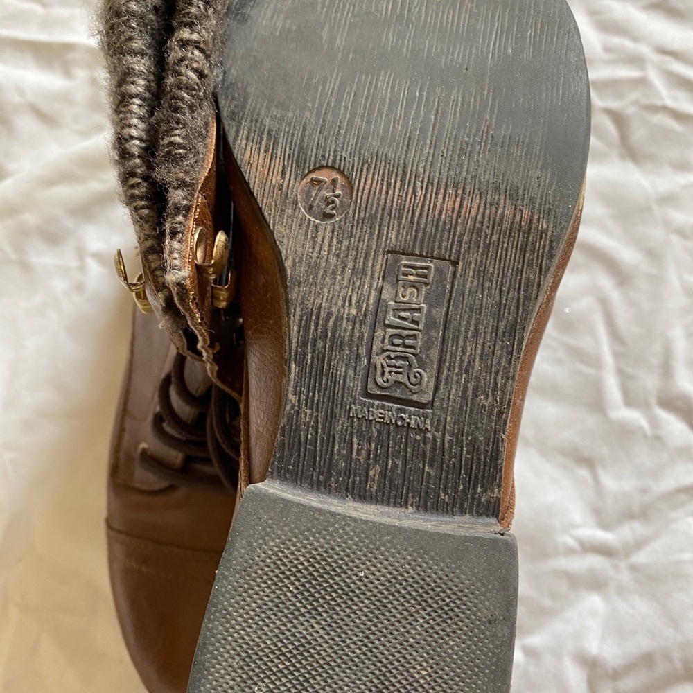 Brown boots - Picture 5 of 5